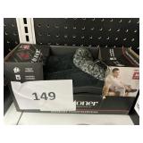 Isotoner mens XL 11-12 slippers