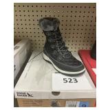 Eddie Bauer womens snow boot size 9