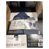 Silicone oven mitt set