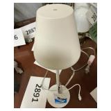 Room Essentials table lamp 14in T