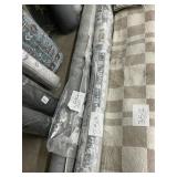 Area rug 7ft10inx9ft10in