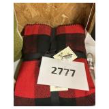Woolrich plaid blanket 50inx70in