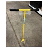 Garden soil tiller tool