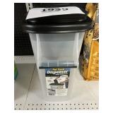 Pet food dispenser holds 25lb