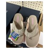 Skechers flip flop size 7
