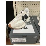 NB lifestyle size 8 womens