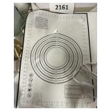 Non sticky measure mat