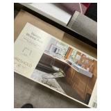 Threshold hairpin writing desk