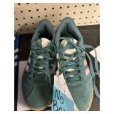 Adidas sneaker size 6.5VL Court