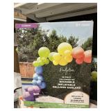 Party Aire 28pc inflatable balloon garland