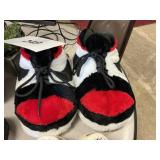 Nike slippers size 8-9