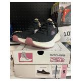 Skechers ladies swift fit sneaker size 6