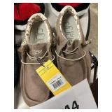 Hey Dude size 9