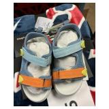 Osh Kosh toddler sandal size 7