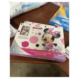 Minnie wooden doll set
