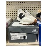 NB womens sneaker size 6