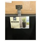 28in Onyx black tall planter