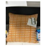 Town & Country Terra pillow 20x20in