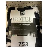 Hotel Coll luxury throw 60inx70in