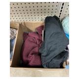 Womens clothing lot XL approx 6 ct