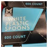 White plastic spoons 600 ct