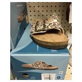 Mountain sole sandal size 9