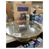 Threshold round wall mirror 34in