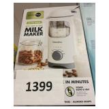 Green Pan milk maker