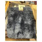 Hotel Coll oversized bath rug
