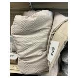 Tan bedspread - Unknown size