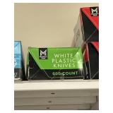 White plastic knives 600 ct