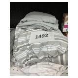Sheet set- Unknown size -USED ?