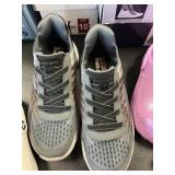 Skechers slip on size 4