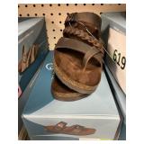 Mountain sole sandal size 7