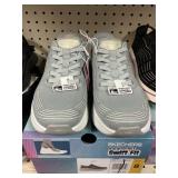 Skechers swift fit sneaker size 8