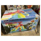 Splash & slide w/ tunnel