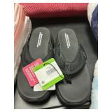 Skechers flip flop size 7