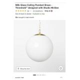 Threshold white pendant lamp