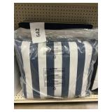 Outdoor chair cushion set