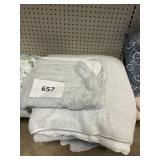 Sherpa comforter set -Unknown size