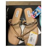 Steve Madden ladies toe ring sandal size 8