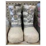 Youth snow boots size 2