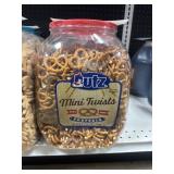 UTZ pretzels 60 oz