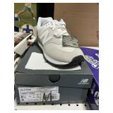 NB womens sneaker size 8.5