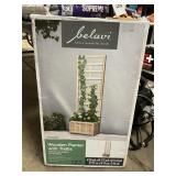 Belavi wooden planter w/ trellis