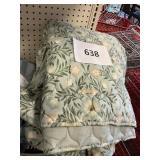 Green quilt comforter -Unknown size