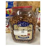 UTZ pretzels 60 oz