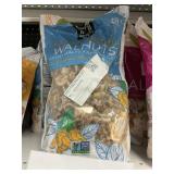Shelled walnuts halves 48 oz