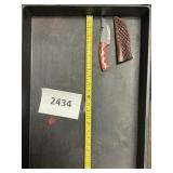 Handcrafted Damascus Steel knife