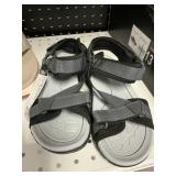Kids sandal size 4
